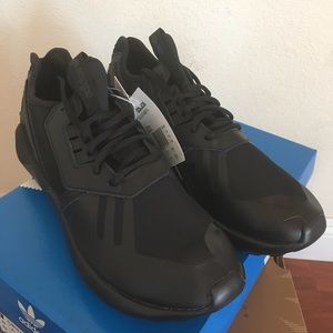 New! Adidas men’s running shoes black